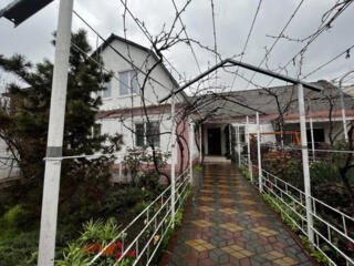 Продам 2-х поверховий будинок на Слобідці