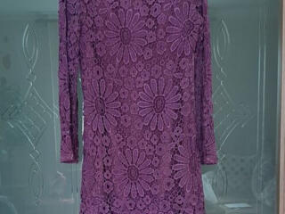 Три платья, куртка весенняя, плащ - размеры 46 -48. Купальник 46 разм.