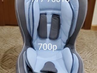 Продам автокресло bambi