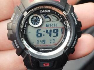 Продам часы 850р