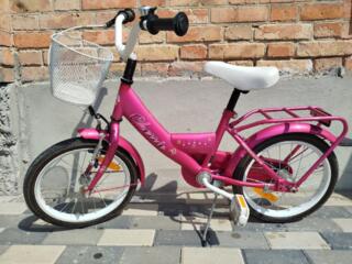 Два детских немецких велосипеда