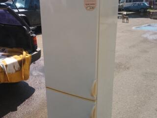 Продается 2-ух. Камерный холодильник 1650руб.