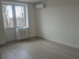 2-х комнатная квартира центр (Крикова)