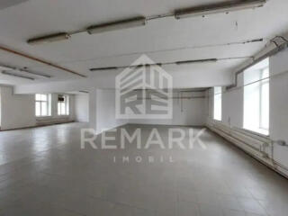 Se dă în chirie spațiul de producere cu atelier de vopsire. ...