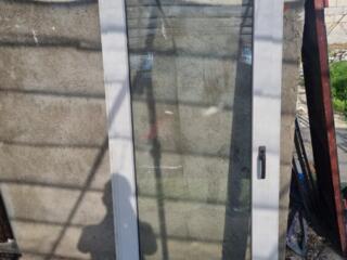 Дверь пластиковая б/у