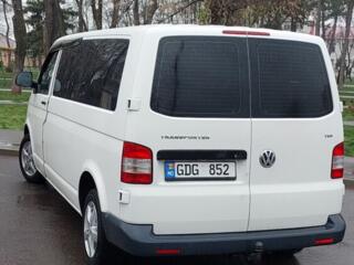 VIND Volkswagen t 5+ motor 2 litri tdi... ANUL 2010...AUTOTURISM..