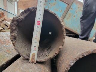 Продам металлические трубы (3 шт)