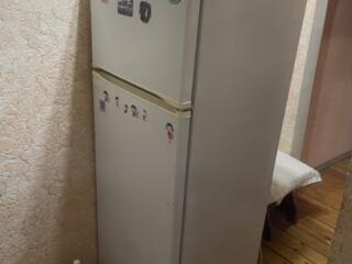 Отдам холодильник полностью рабочий
