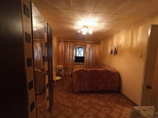 Продам двухкомнатную квартиру на Черемушкиах.