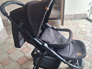 Продам коляску LIONELO