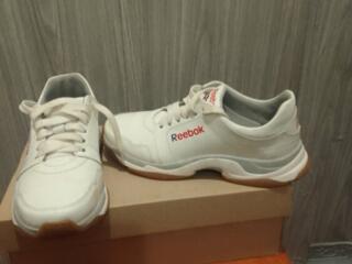 Продам кроссовки