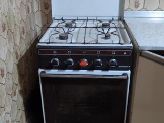 Продам газовую плиту 500 р.