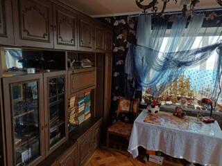 В продаже двухкомнатная квартира в Киевском районе, в кирпичном доме. 