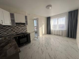 В продаже однокомнатная квартира с новым ремонтом , встроенной кухней 