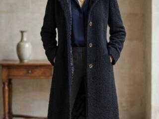 Продам пальто 44-46 размер.