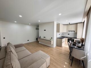 2-х комнатная квартира 60кв. м, евроремонт, 4/5 этаж, 111900€ Ботаника