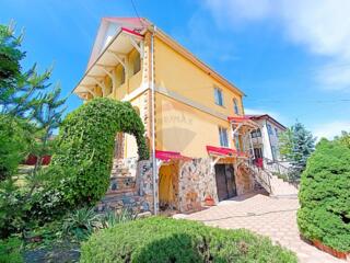 Refugiu Exclusivist în Codru – Casă cu 3 Dormitoare + Living, 195 m², 