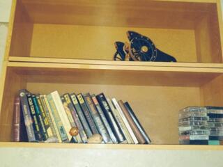 Продаются книжные полки в отличном состоянии