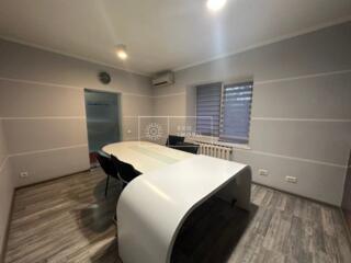 Spre chirie oficiu în sec. Centru, bd. Ștefan cel Mare și Sfânt. ...