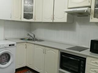 Сдаётся 2-комнатная квартира, Центр.