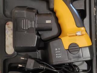 Продам шуруповёрт с двумя аккумуляторами.
Купил почти не пользовался.
В