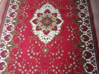 Продаю ковер Унгенского производство 1,5 на 2,25 м и 4 накидки.