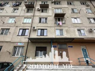 Vă propunem spre vânzare acestapartament cu 2camere și living,sect. ..