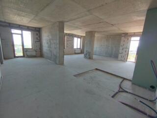 В продаже — отличная просторная квартира общей площадью 92 м² в новом 