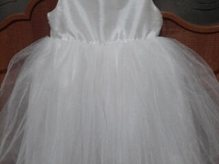 Платье нарядное "выпускное" для девочки 4 лет.