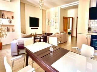 2-комн. квартира в ЖК Капитан, Базарная / Леонтовича, парк Шевченко