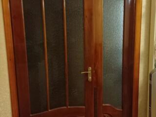 Деревянная дверь двойная межкомнатная с коробкой и наличниками б/у.