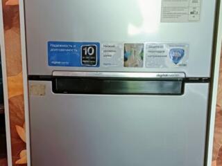 Продам двухкамерный холодильник SAMSUNG