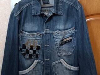 Куртка джинсовая.