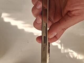 Iphone 13 pro 256bg(есть проблемы с экраном)