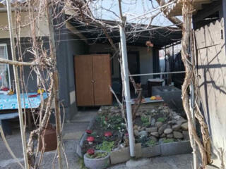 Продается часть дома в Дубоссарах, 2 комнаты, веранда, гараж. Удобства