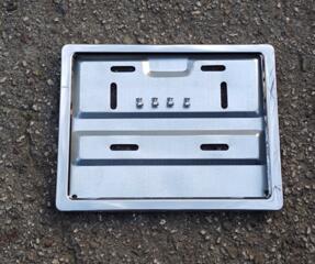 Рамка квадратная хромированная для номера