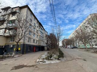Apartament cu 2 camere, Botanica.