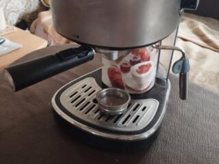 Кофеварка б\у, недорого.