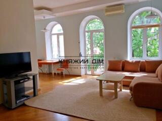 Простора 2-х к. кв. студіо VIP рівня на Липках, м. Хрещатик. вул. ...