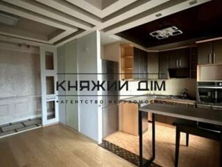 Продаж 3-х кімнатної студіо ,вулиця Уманська 29. Загальна площа: 56 ..