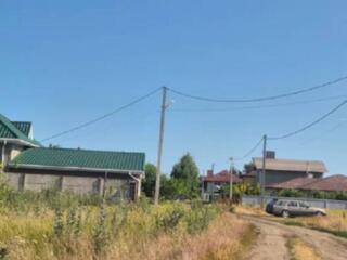 Предлагается для продажи земельный участок 10 соток, правильной формы 