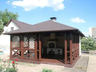 Беседка с зоной барбекю