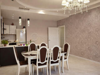 Код: 1723. Просторная квартира с двумя спальнями в Аркадии.