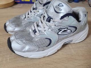 Кроссовки размер на фото