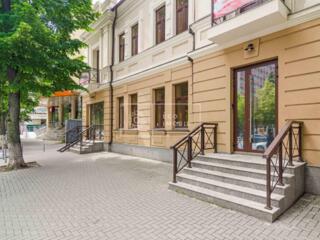 Se oferă spre chirie oficiu în sectorul Centru, bd. Ștefan cel Mare, .