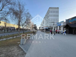 Chirie spațiu comercial cu suprafața de 450m2 la prima linie cu ...