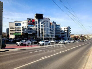 Oficiu cu suprafața de 87 mp. pe bd. Decebal  cu comodălități ...