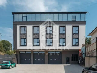 Spre chirie clădire de oficii în 3 nivele, la prima linie, la 2 min ..