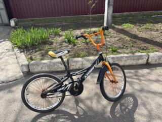 Продам детский велосипед и самокаты