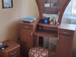 Продам спальню б. у